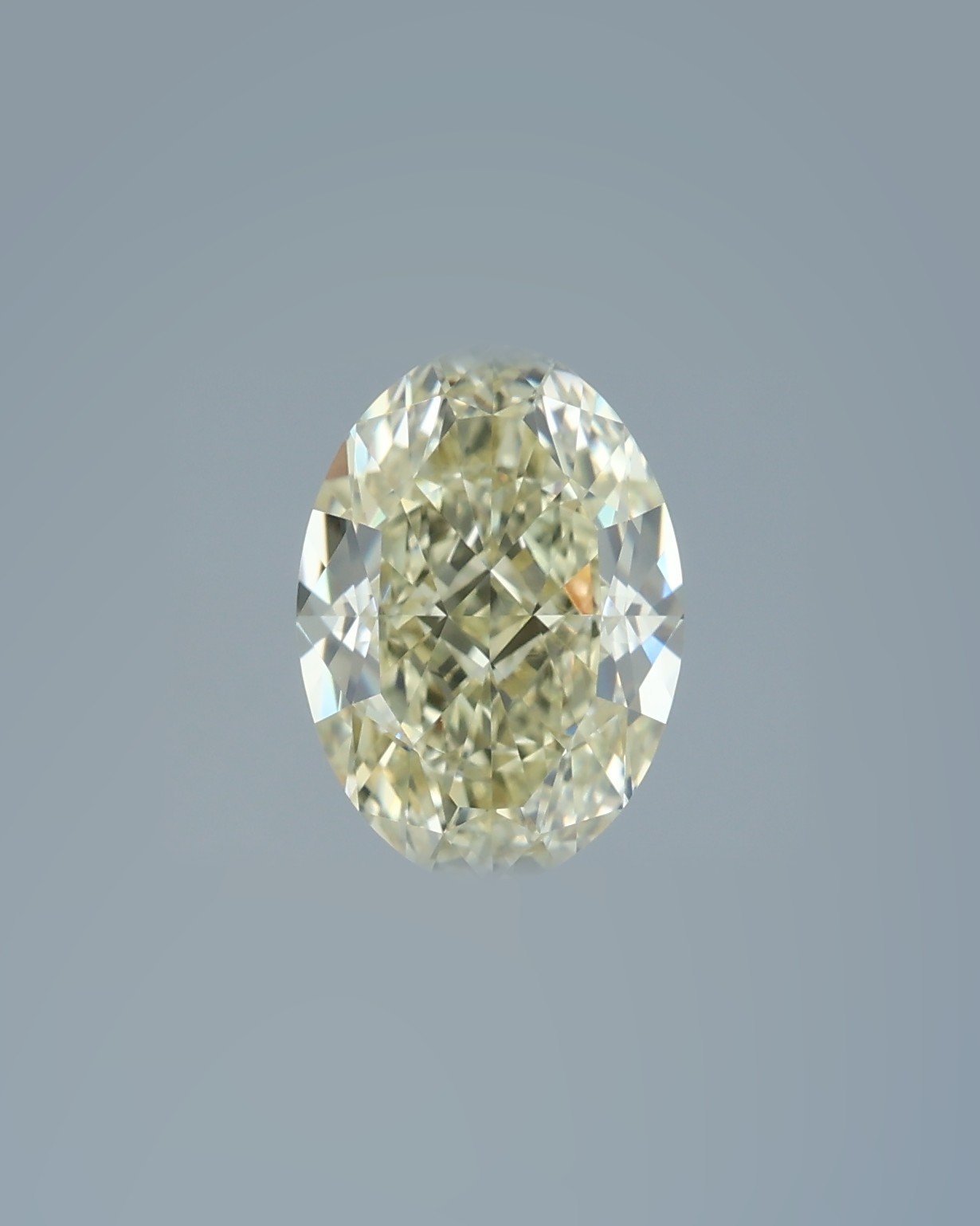 3.01 ct Oval Fancy Colour Diamond, Fancy Light Yellow