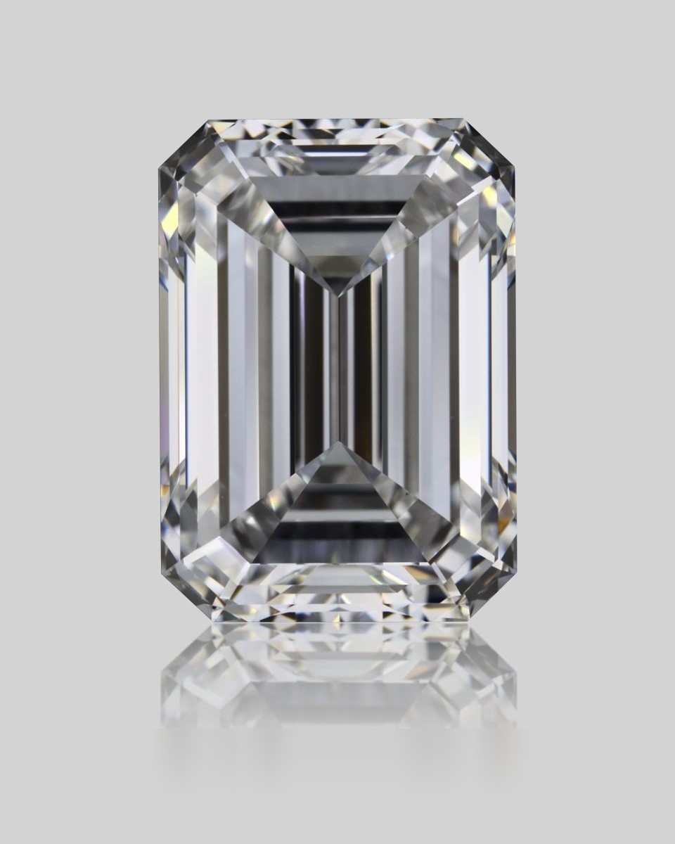 2.01 ct Emerald Natural Diamond, D